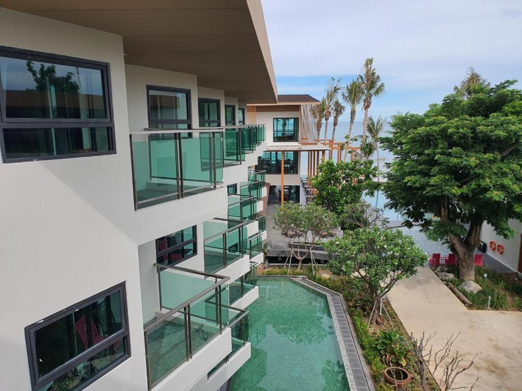 Eco Cozy Beachfront Resort Chaam Hua Hin Esterno foto