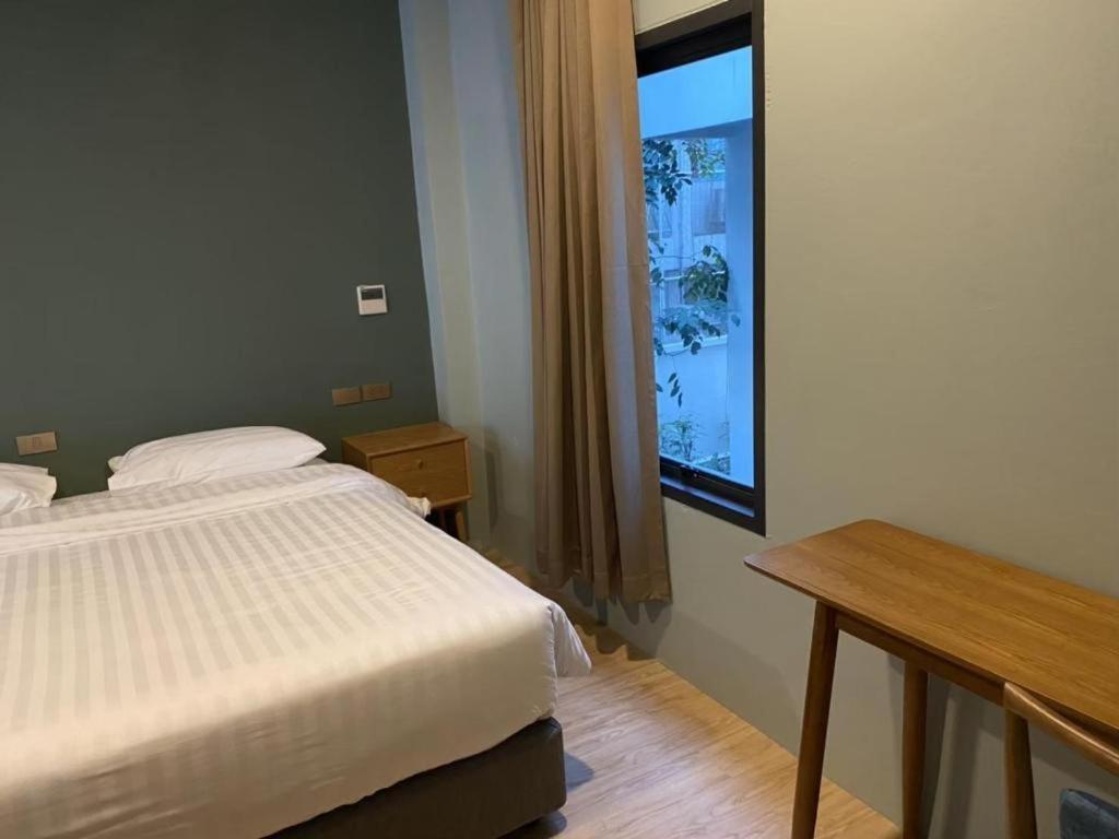 Eco Cozy Beachfront Resort Chaam Hua Hin Esterno foto