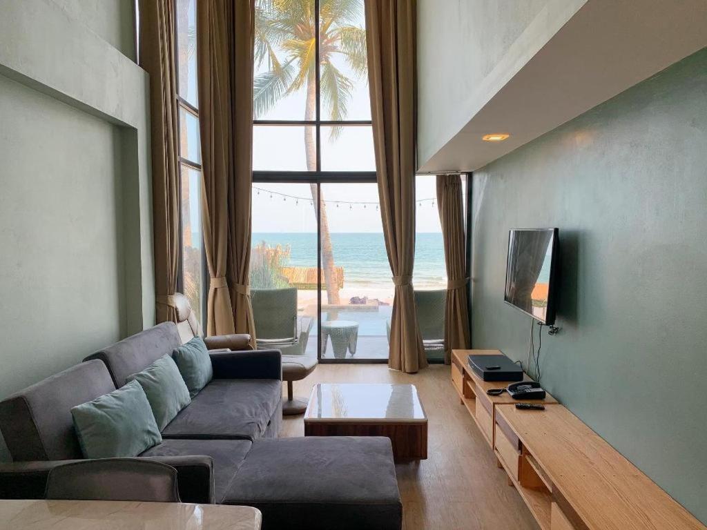 Eco Cozy Beachfront Resort Chaam Hua Hin Esterno foto