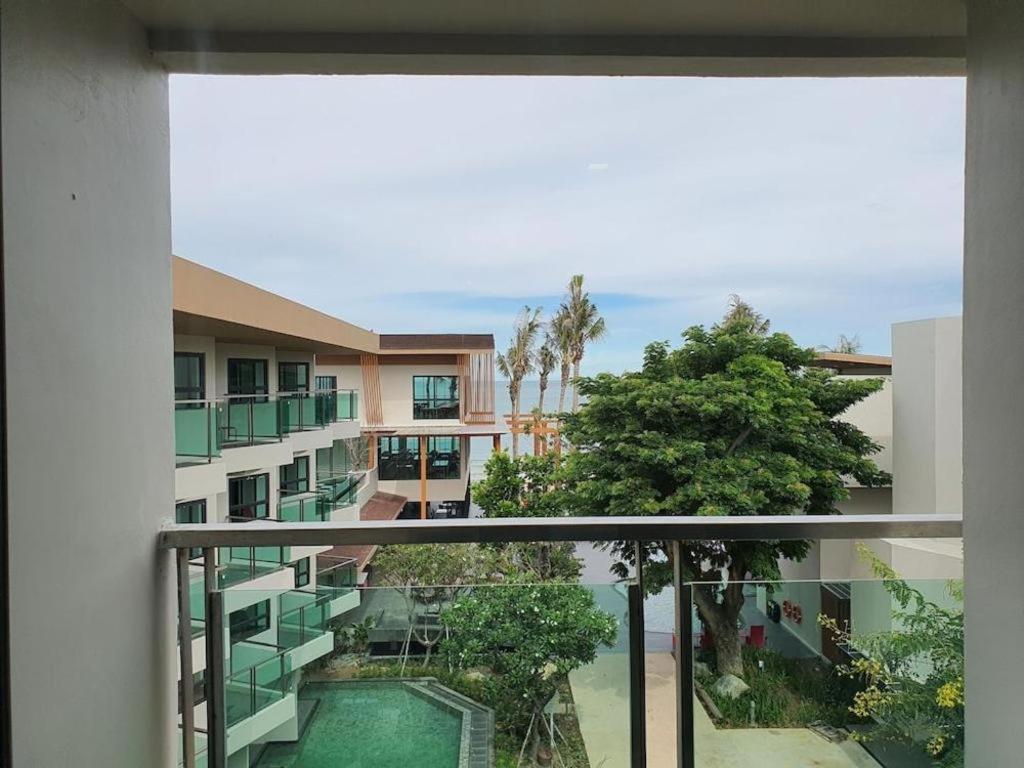 Eco Cozy Beachfront Resort Chaam Hua Hin Esterno foto